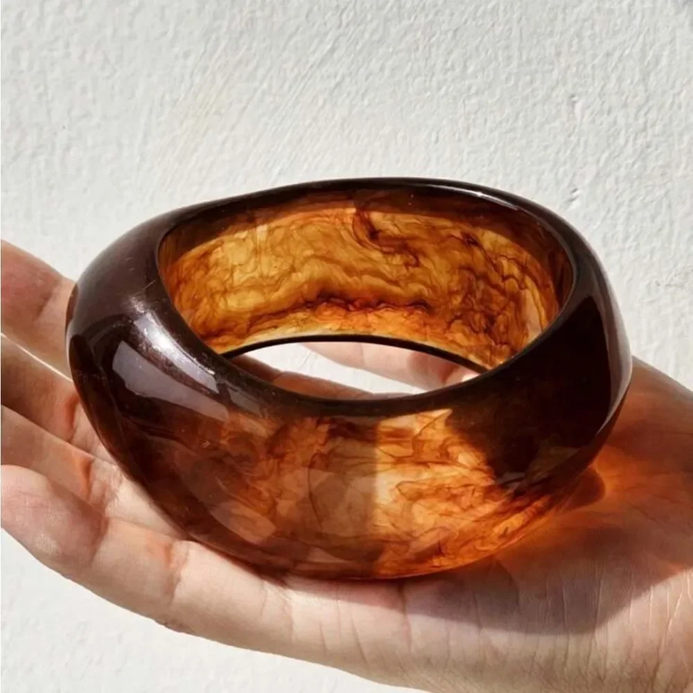 Brown Resin Bangle Bracelet A1198